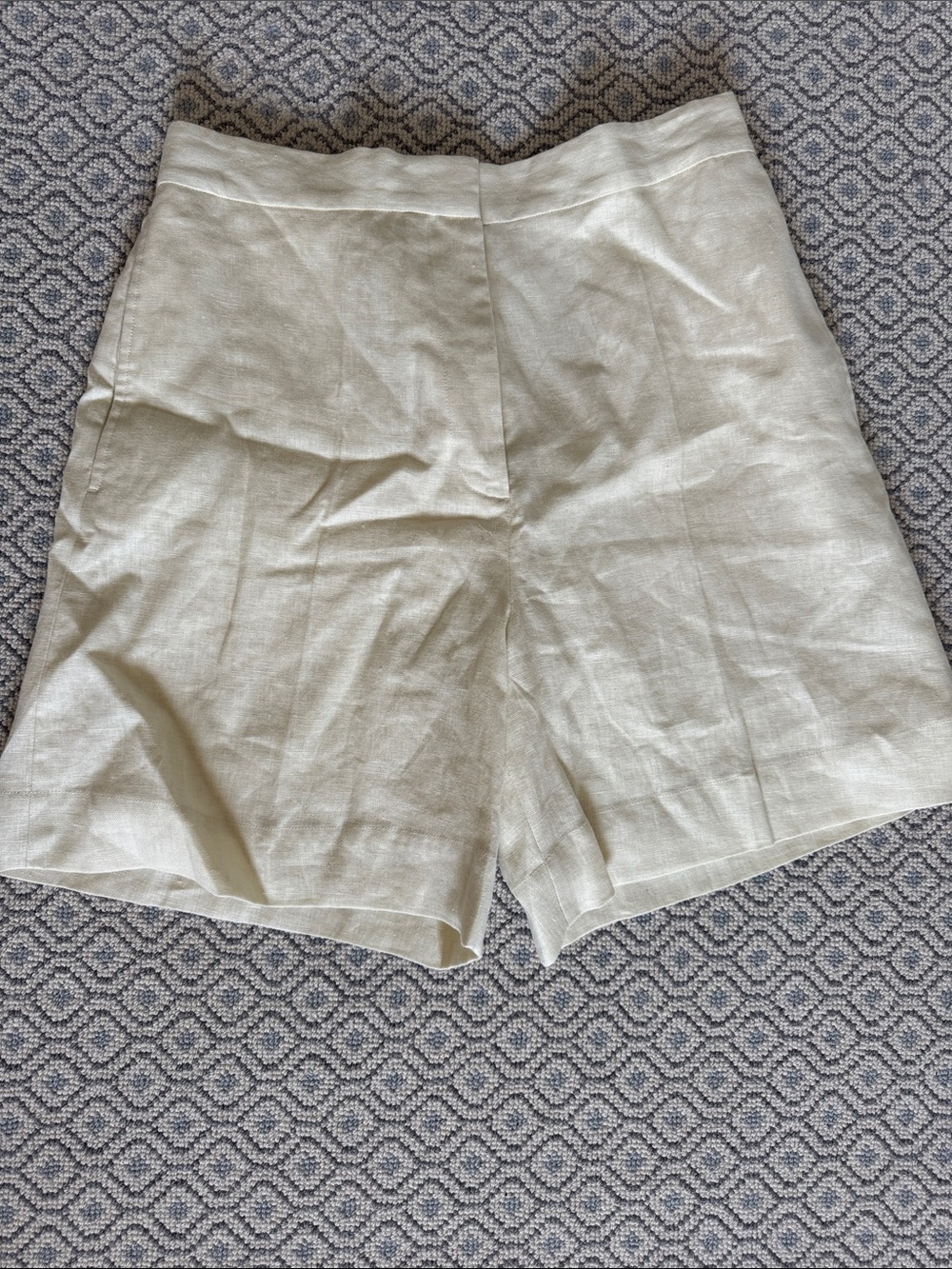 COS Neutral Linen High-Rise Shorts in Light Cream/Ivory - Picture 1 of 7